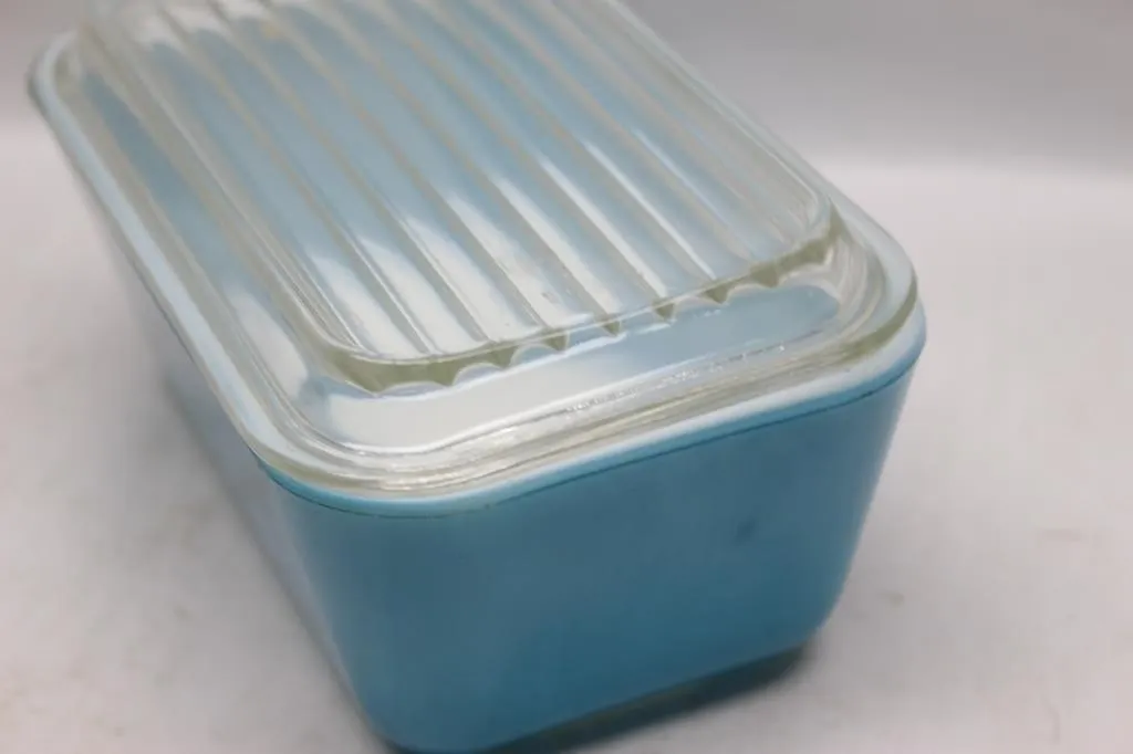 Turquoise Pyrex Fridge Dish with Lid