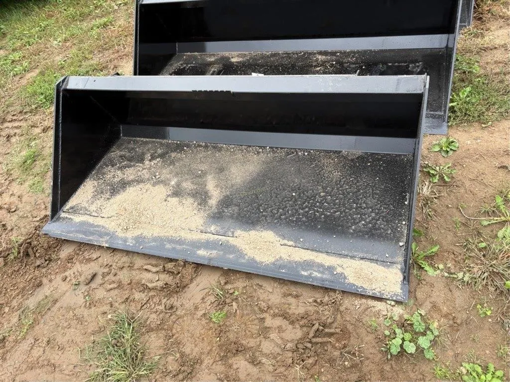 Swict 66" skidsteer bucket