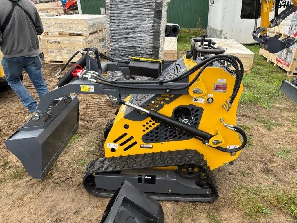 SD Lanch SSL60 Mini Skidsteer - New