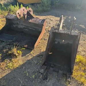 Melroe 16" excavating bucket w/ additional bucket