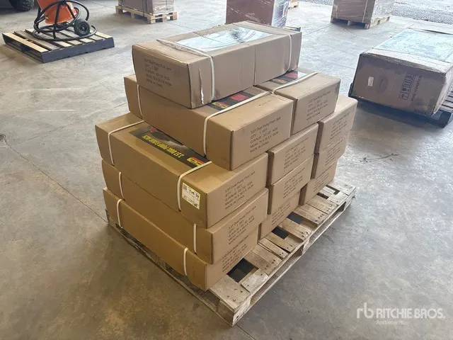Quantity of (12) 2026 BYT FLOJK035 3.5 ton Floor Jack (Unused)