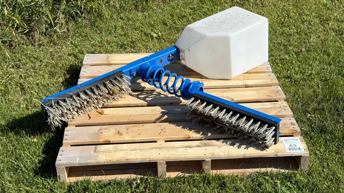 Cattle Oil Brush