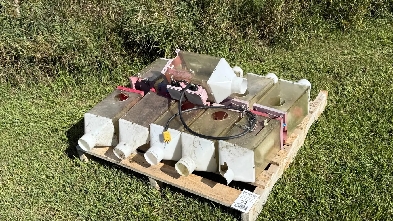 Gravity Ration Feeders