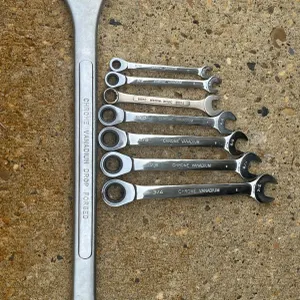 8 Chrome Vanadium SAE Combination Wrenches, 3/8" to 1-5/8"