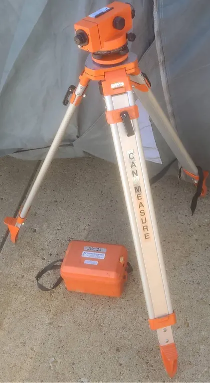 CAN-MEASURE CM-24 Automatic Level with Tripod and Case