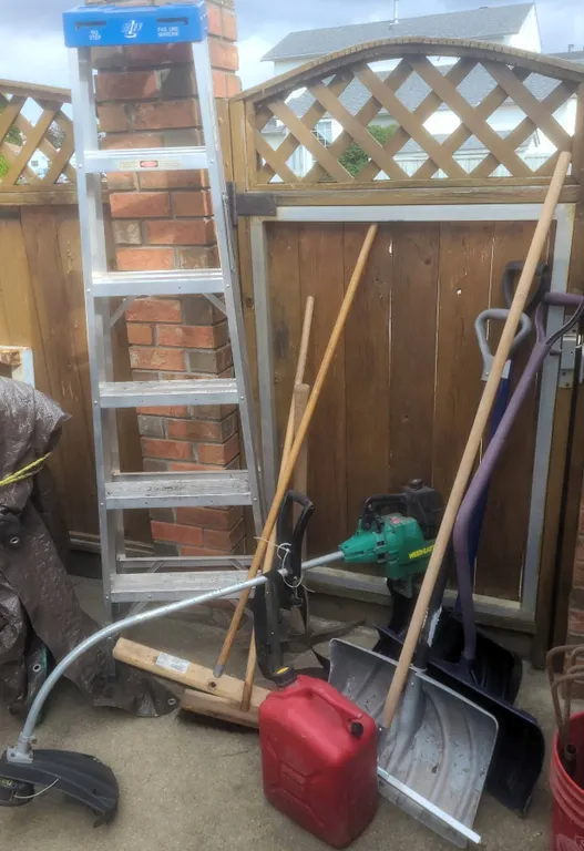 Outdoor Tool Lot With Aluminum Step Ladder, Weed Eater, Shovels