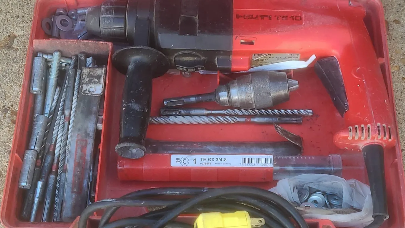 Hilti TE 10 Rotary Hammer Drill Kit with Bits, Case