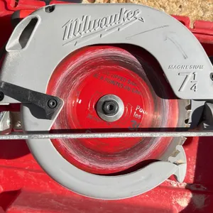 Milwaukee 7-1/4-Inch Circular Saw with Case and Extra Blade