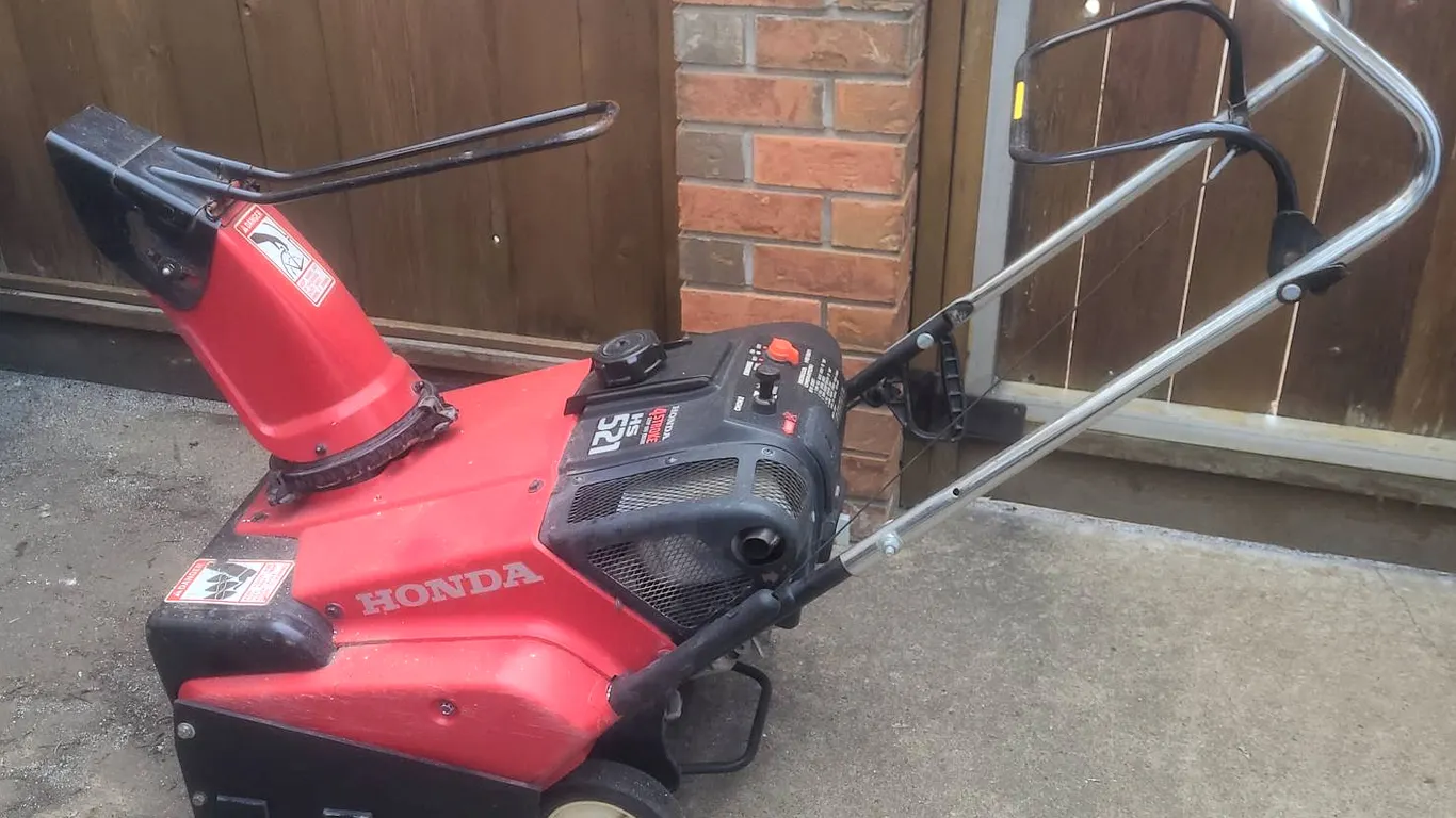 Honda HS521 4-Stroke Single Stage Snow Blower