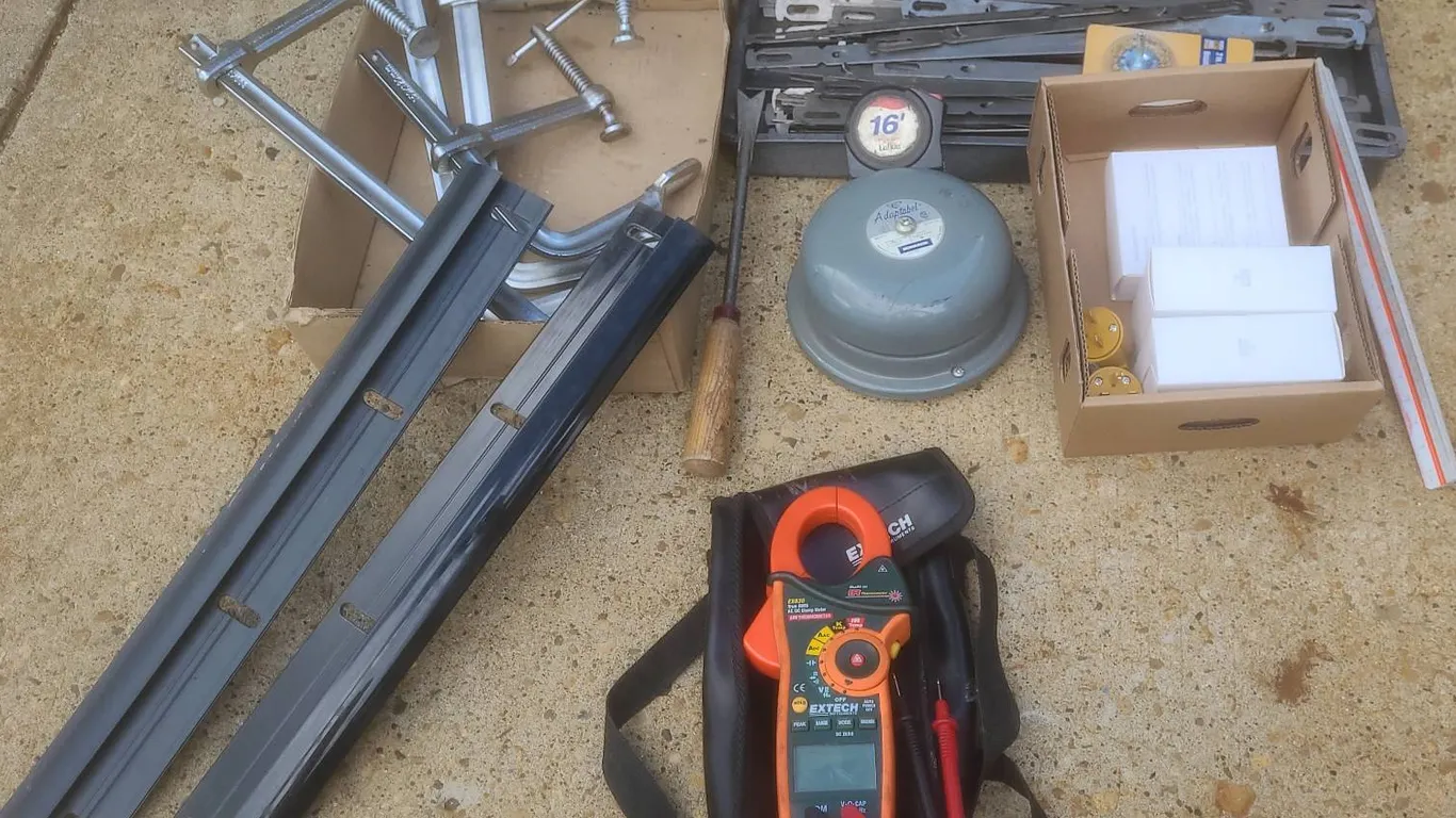 Extech EX830 Clamp Meter, C-Clamps, Power Fittings
