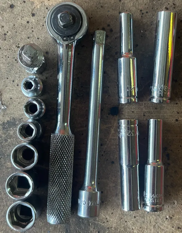 Westward and Made in Canada 3/8" Drive Ratchet Socket Set
