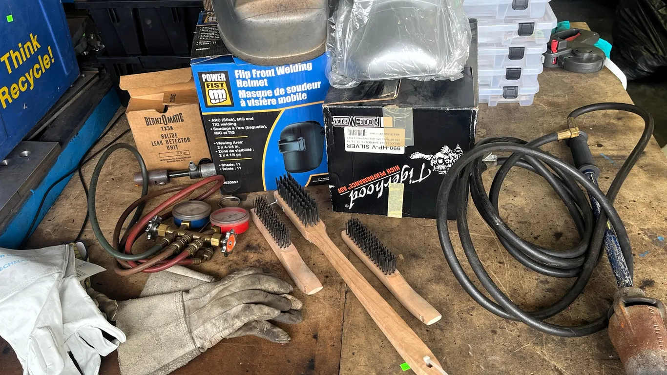 Welding Gear: Helmets, Torch, Gloves and Accessories