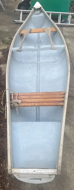 Frontiersman Fiberglass Canoe