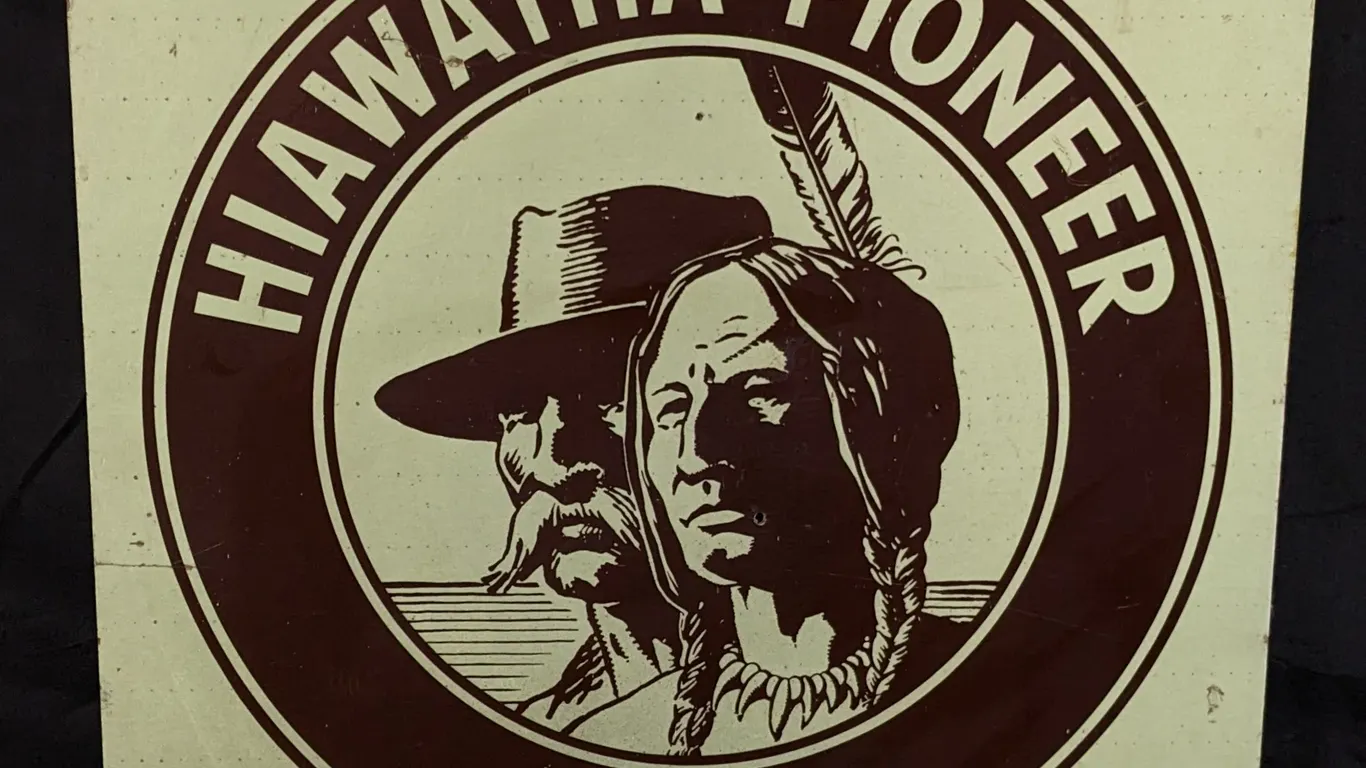 VINTAGE PLYWOOD HIGHWAY SIGN HIAWATHA PIONEER TRAIL