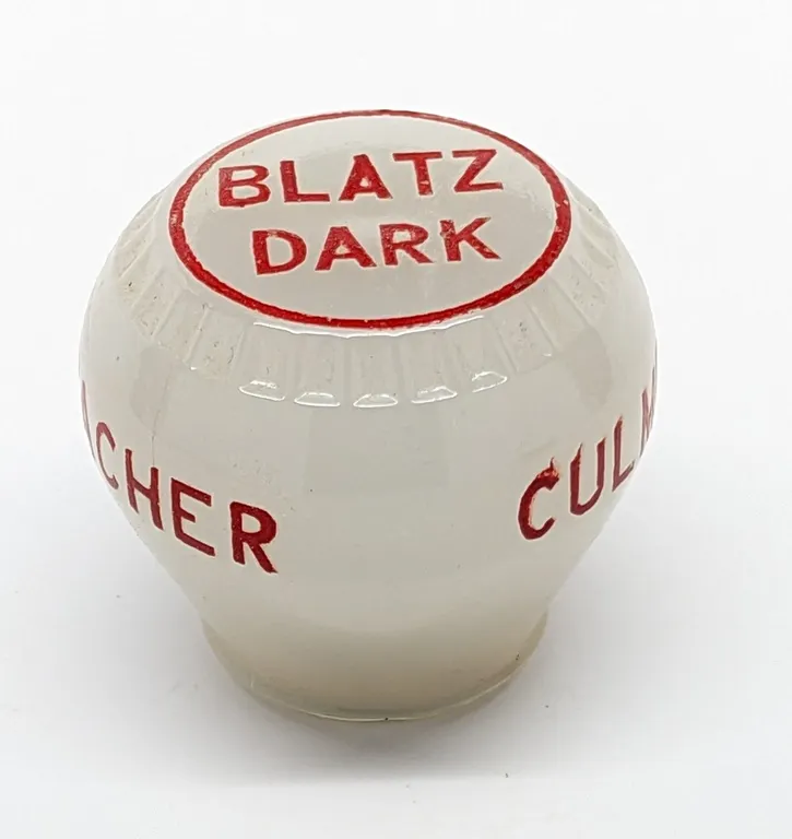 GLASS BALL TAP KNOB HANDLE BLATZ DARK CULMBACHER MILWAUKEE WISCONSIN (NEWMAN)