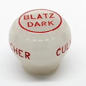 GLASS BALL TAP KNOB HANDLE BLATZ DARK CULMBACHER MILWAUKEE WISCONSIN (NEWMAN)