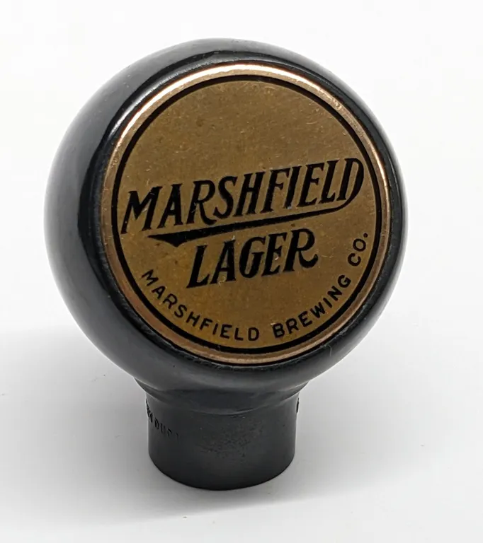 BALL TAP KNOB HANDLE MARSHFIELD LAGER BEER WISCONSIN (GREEN DUCK)