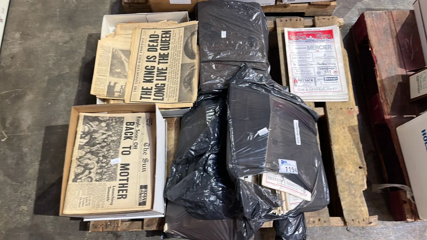 PALLET OF ASSORTED VINTAGE NEWSPAPERS: THE ILLUSTRATED LONDON NEWS, THE SUN, THE VANCOUVER DAILY