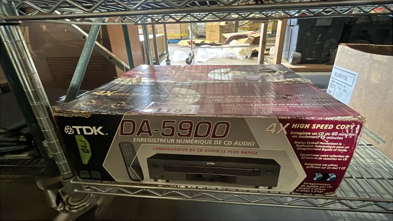 TDK DA-5900 4X HIGH SPEED DIGITAL AUDIO CD RECORDER AND PLAYER
