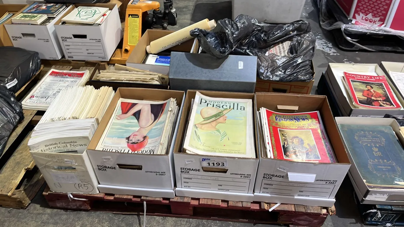 PALLET OF ASSORTED VINTAGE & ANTIQUE MAGAZINES & NEWSPAPERS: MODERN PRISCILLA, THE LEADER, THE