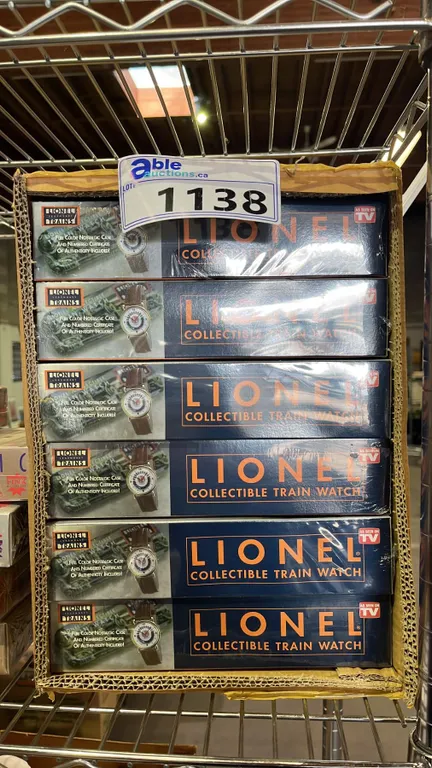 *NEW IN BOX* (6) 1998 LIONEL COLLECTOR'S TRAIN POCKET WATCH WITH MOTION