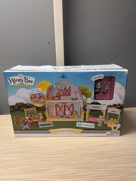 Honey Bee Acres Harvest Festival 50+ pieces new in box. BIG Barn