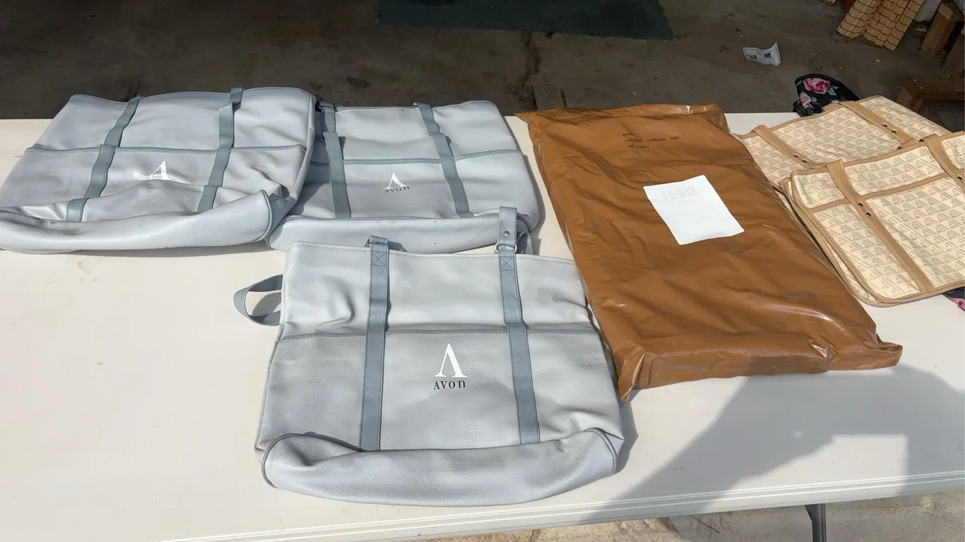 Avon Travel Bags