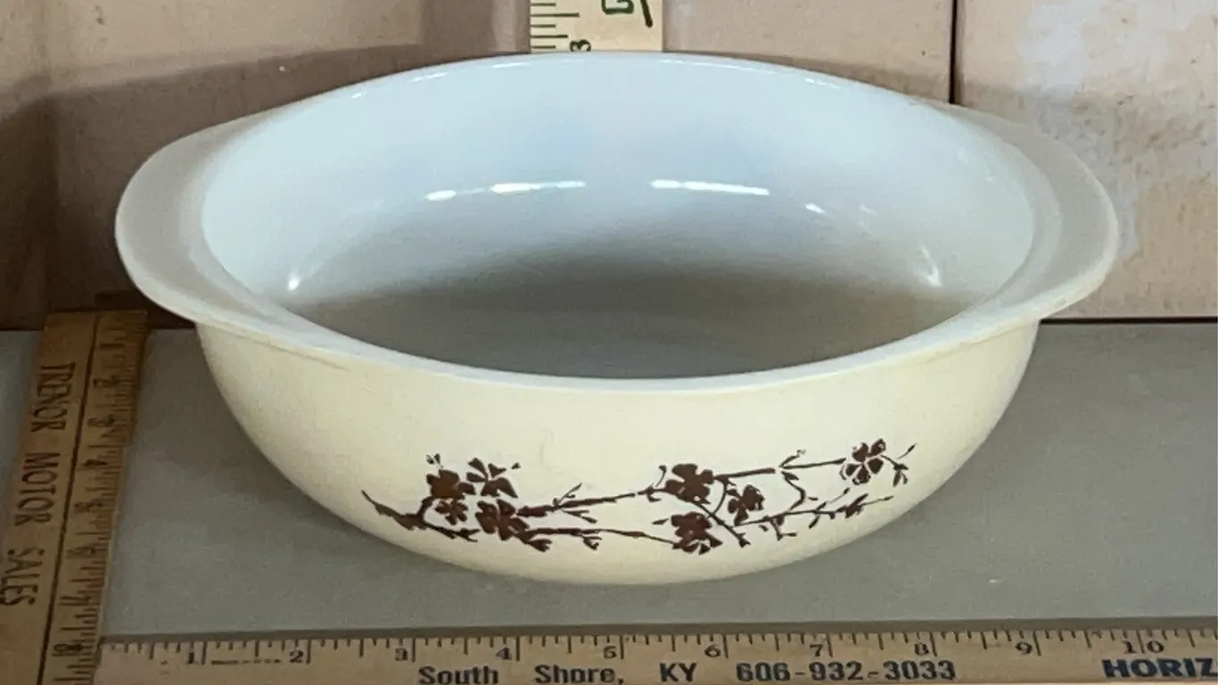 Vintage Pyrex Golden Branch #024 Round Casserole Dish 2 Qt.