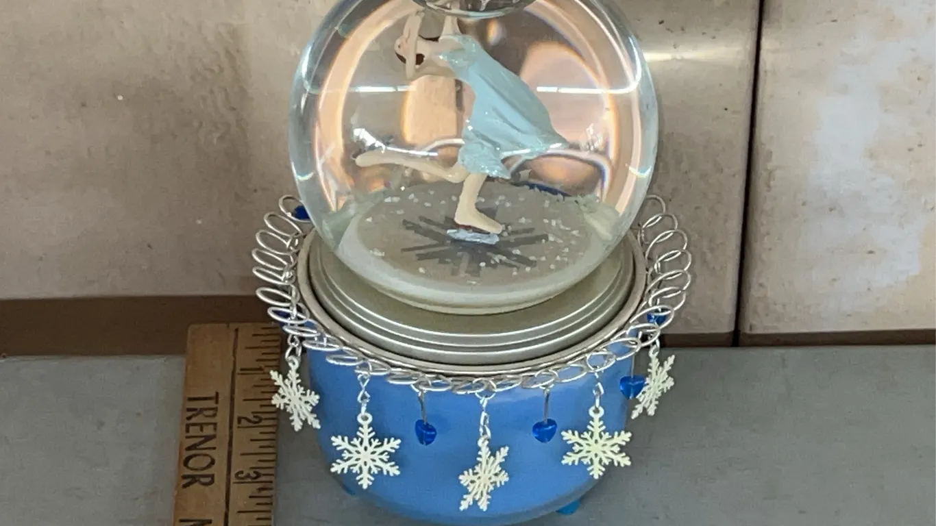 Hallmark Ice Skating Musical Snow Globe Peggy Fleming 1968 Olympic Gold Medalist, Grenoble, France,