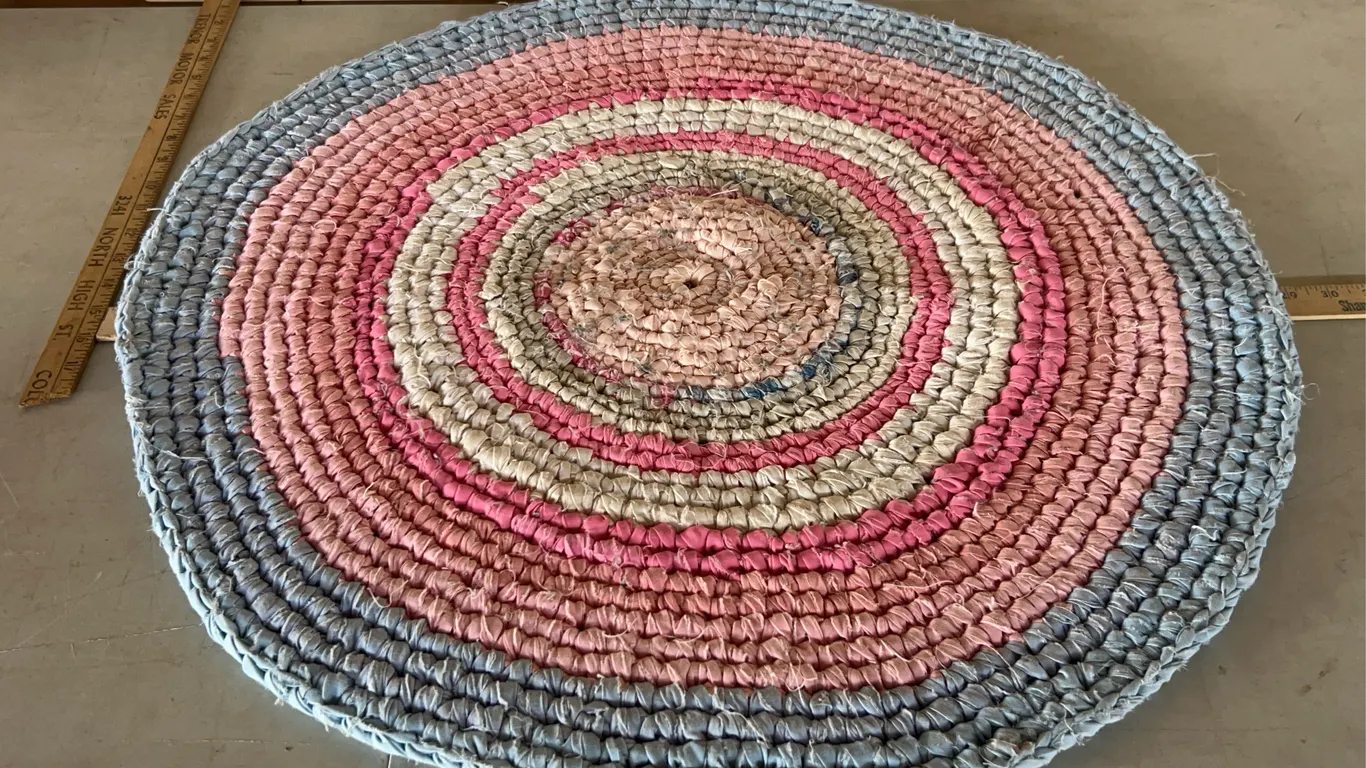 Vintage Round Braided Rug 29"