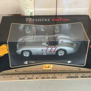 Maisto 1955 Mercedes-Benz 300 SLR Mille Miglia 1:18 Scale Diecast Car Premiere Edition