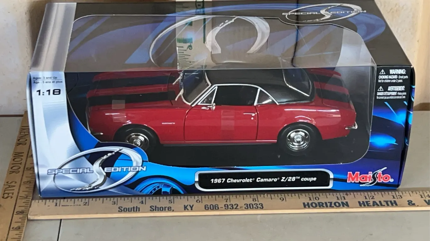 2007 Maisto 1967 Chevrolet Camaro Z/28 Coupe Special Edition 1:18 Scale Diecast Car