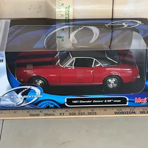 2007 Maisto 1967 Chevrolet Camaro Z/28 Coupe Special Edition 1:18 Scale Diecast Car