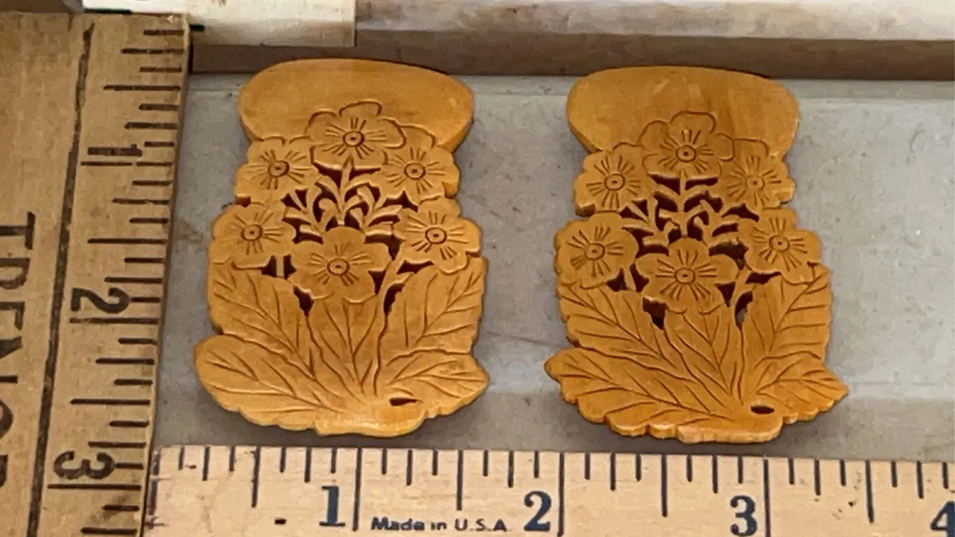 Vintage Pair Japanese Hand Carved Wooden Obi-Dome (Kimono Sash Clips)
