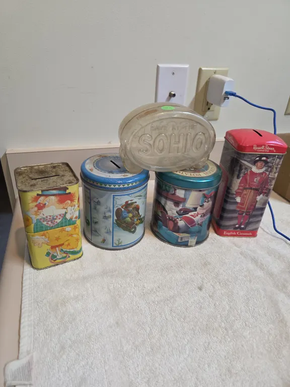 5 vintage coin banks