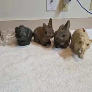 5 assorted plastic coin banks