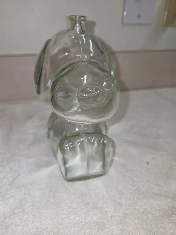 The glass snoopy coinbank