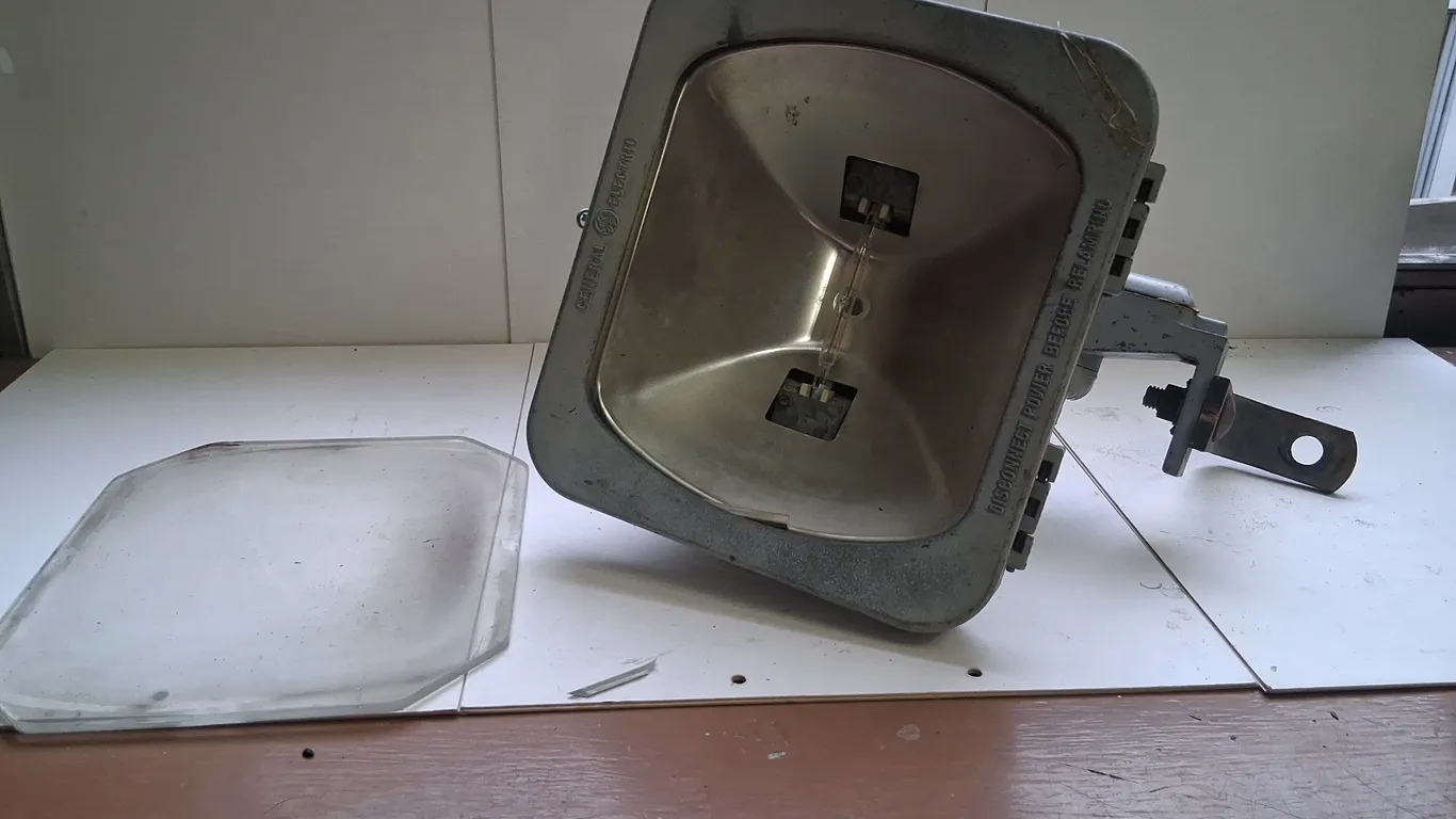GE Outdoor Light