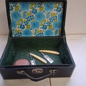 Antique Razors in box with pouch