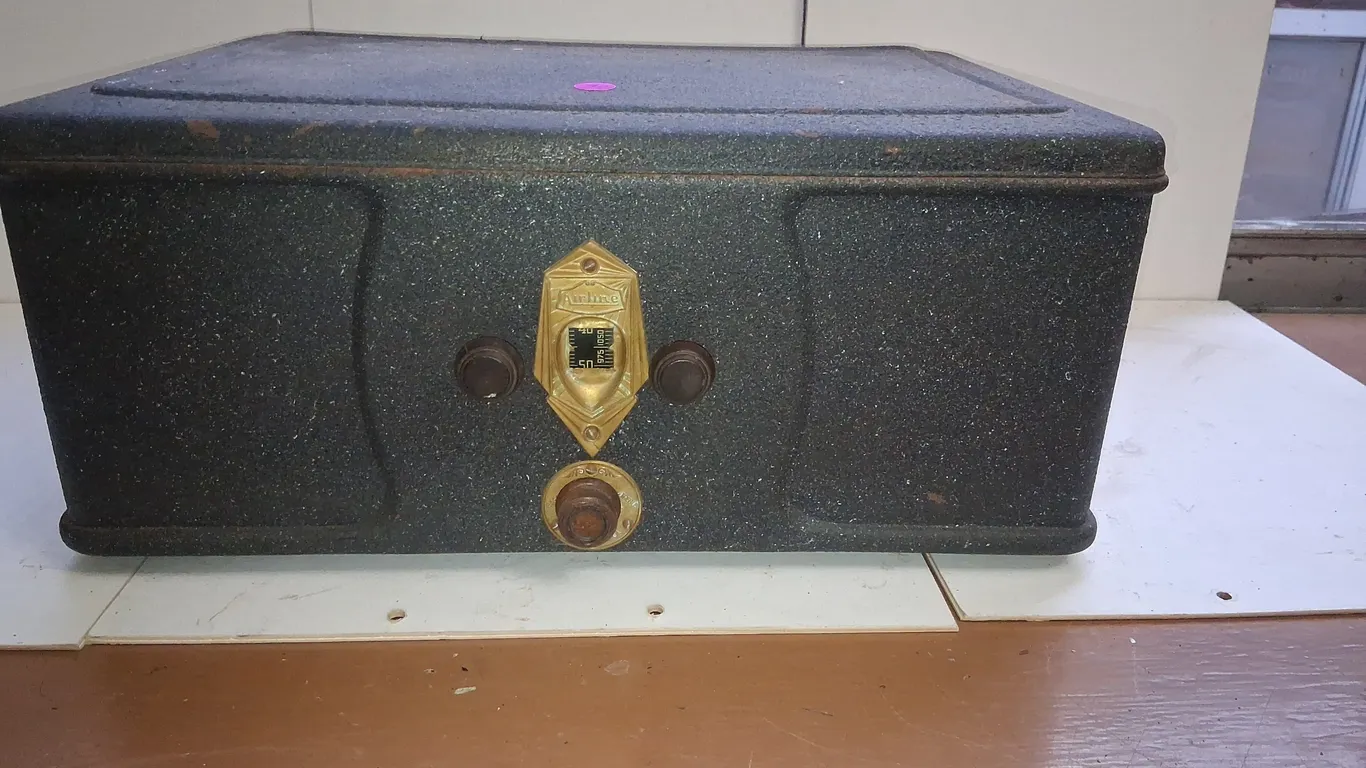 Antique Airline Radio