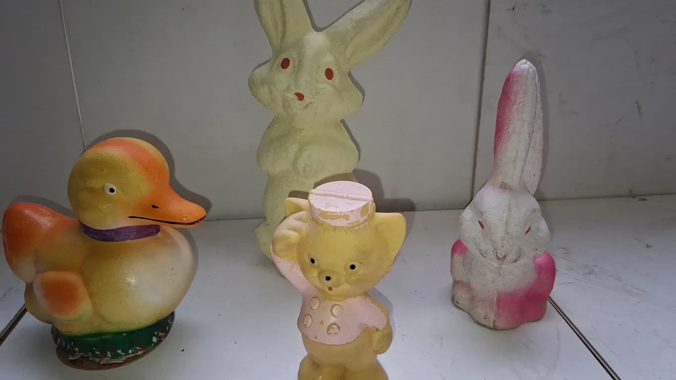 Vintage Easter Decor