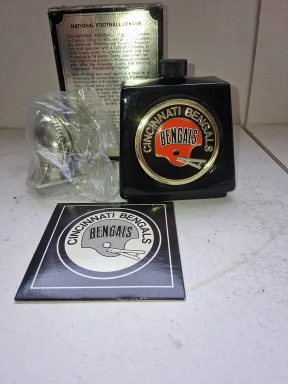 Avon NFL Cincinatti Bengals Decantor Wild Country Aftershave