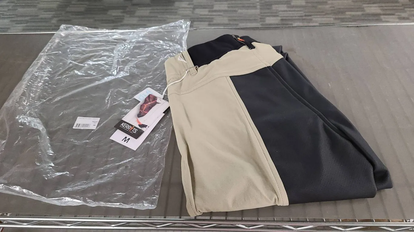 Kerrits GripTek Fullseat Breech Tan and Black Size Medium New