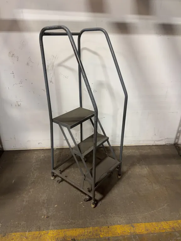 Three Step Rolling Commercial Ladder 