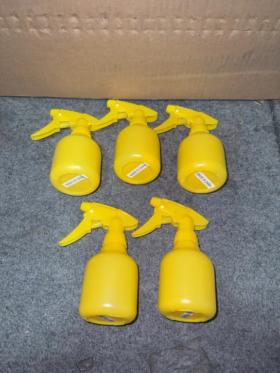 Set of 5 new spray bottles