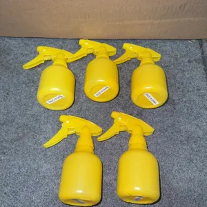 Set of 5 new spray bottles