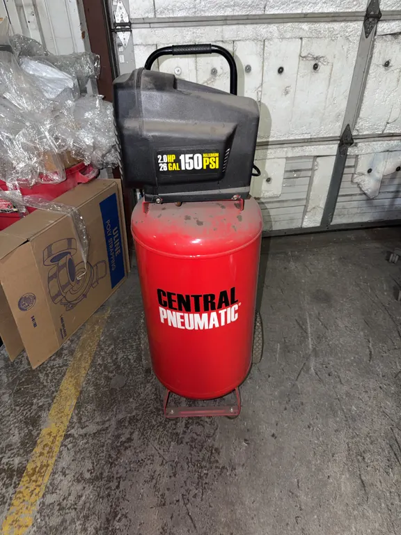 Working Central Pneumatic 150 PSI air Compressor
