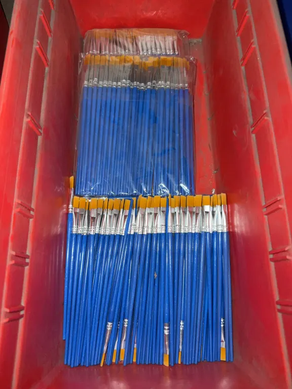 Bin of 1/2” art brushes