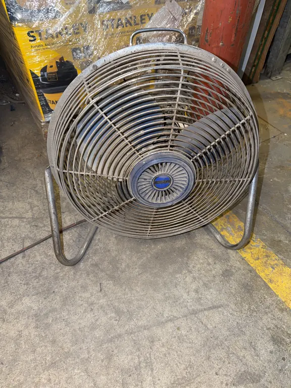 Lakewood Floor Fan