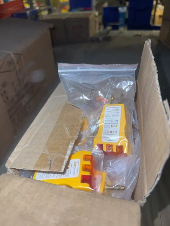 Box of outlet testers